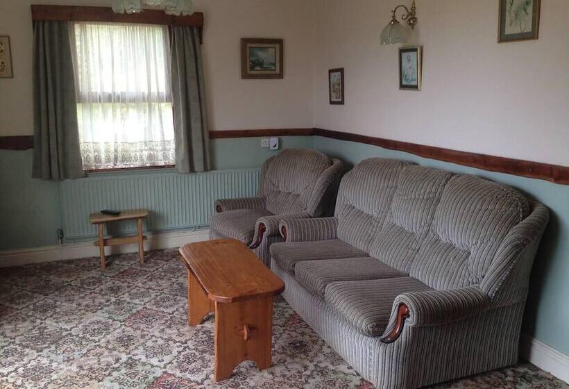 Relax In Sunset View Cottage On Cwmiar Farm