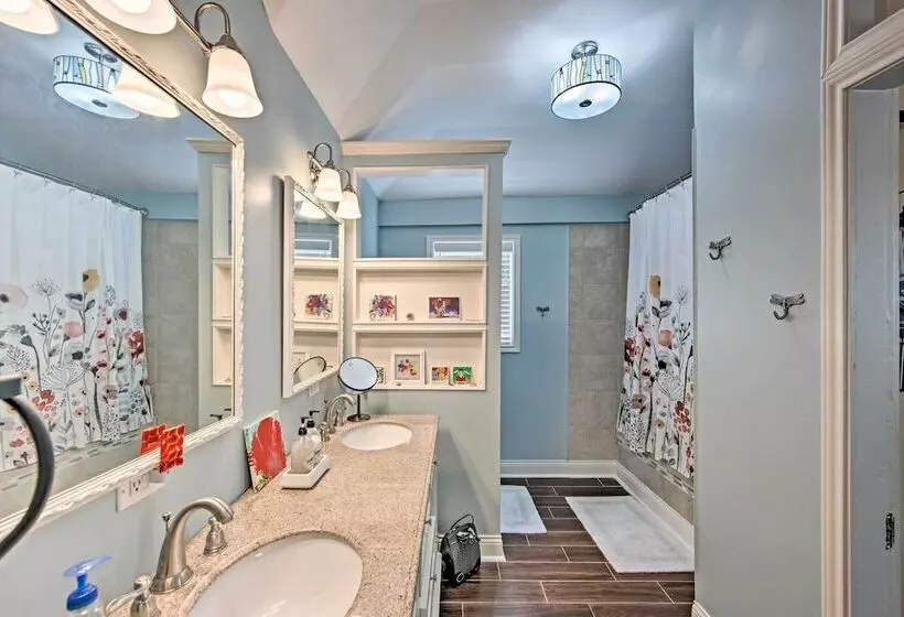 Renovated  Carnegie Cottage    Walk To Dtwn!