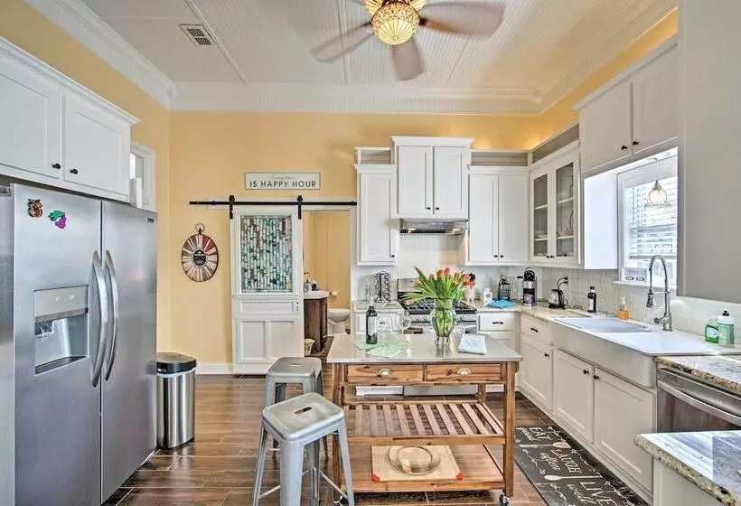 Renovated  Carnegie Cottage    Walk To Dtwn!