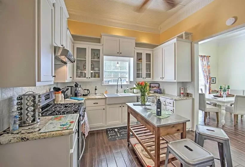 Renovated  Carnegie Cottage    Walk To Dtwn!