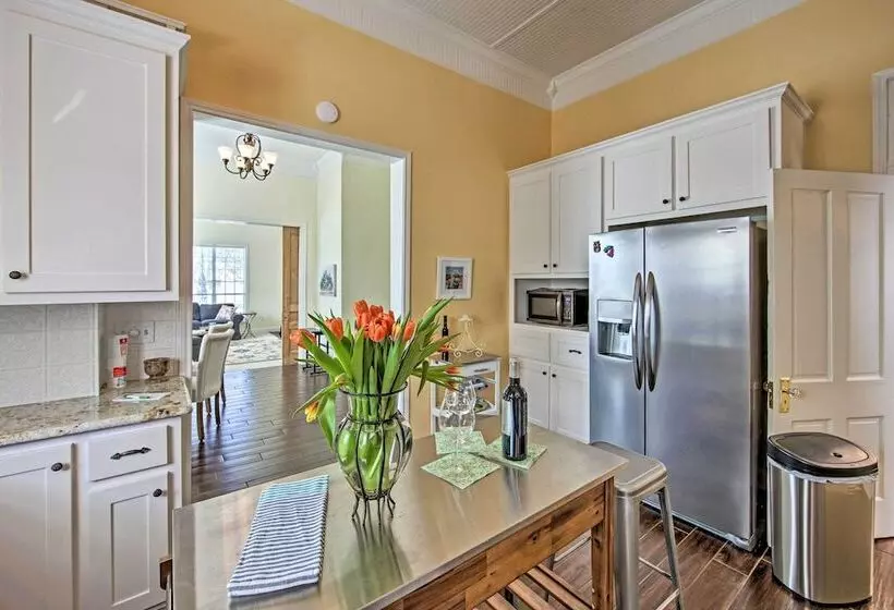 Renovated  Carnegie Cottage    Walk To Dtwn!