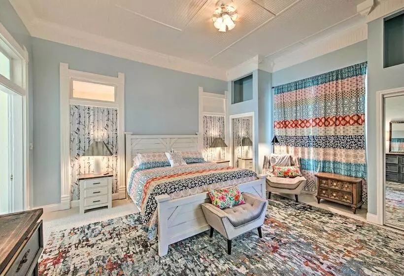 Renovated  Carnegie Cottage    Walk To Dtwn!