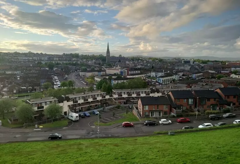 Residenssi Helens House Derry City Centre Remarkable 3 Bed