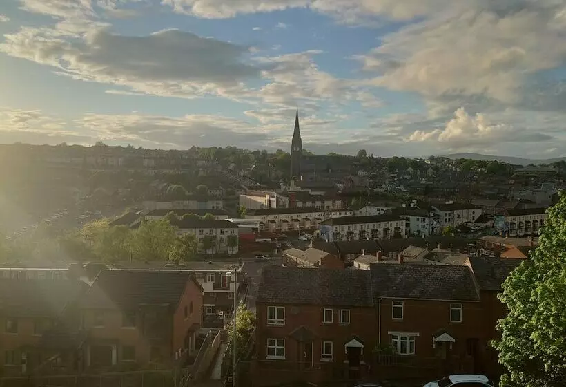 Residenssi Helens House Derry City Centre Remarkable 3 Bed