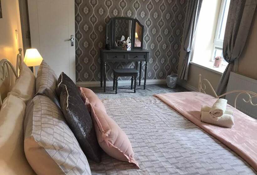 إقامة Helens House Derry City Centre Remarkable 3 Bed
