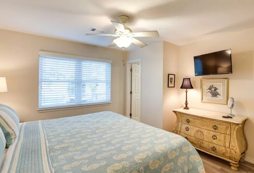 Serene Lakefront Home In Hot Springs W/ Boat Dock!