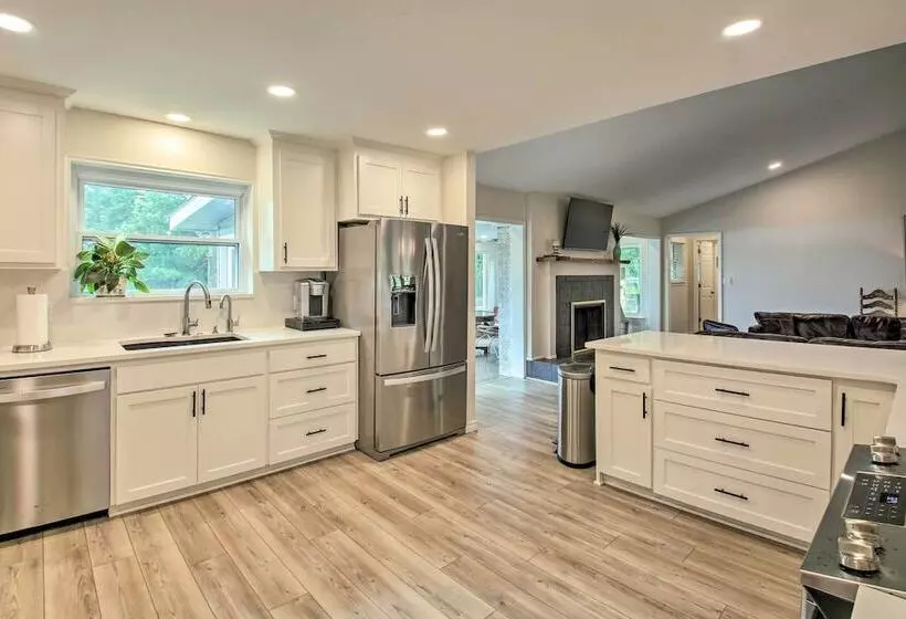 Serene Lakefront Home In Hot Springs W/ Boat Dock!