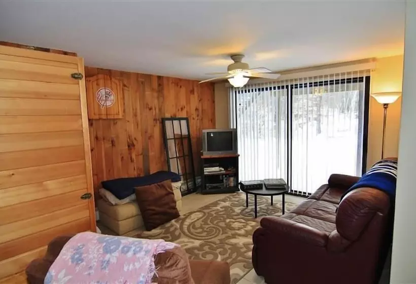 South Londonderry Home, Walk To Magic Mtn Ski Area