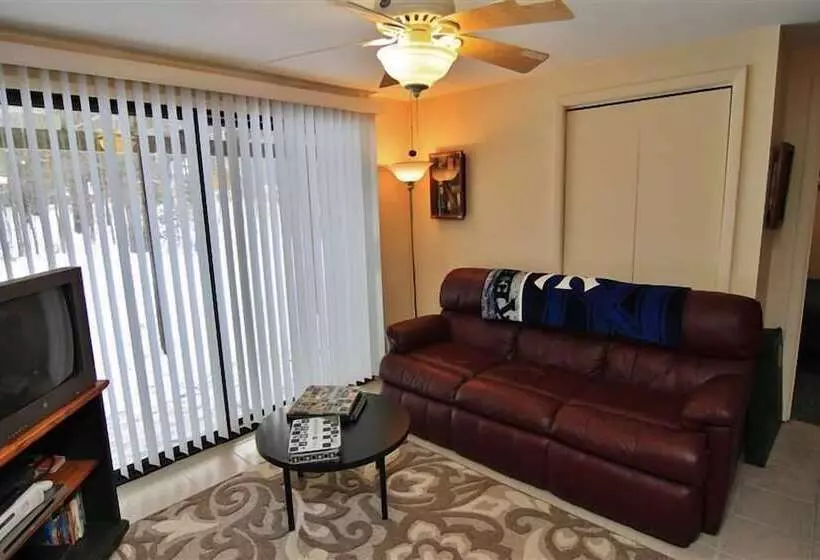 South Londonderry Home, Walk To Magic Mtn Ski Area