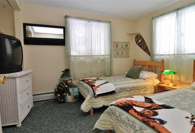 South Londonderry Home, Walk To Magic Mtn Ski Area