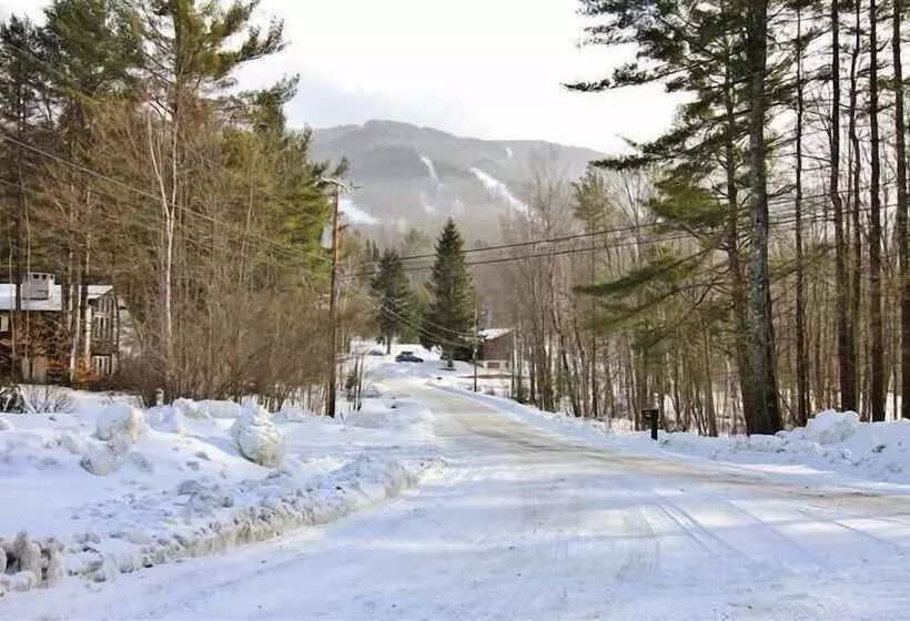 South Londonderry Home, Walk To Magic Mtn Ski Area