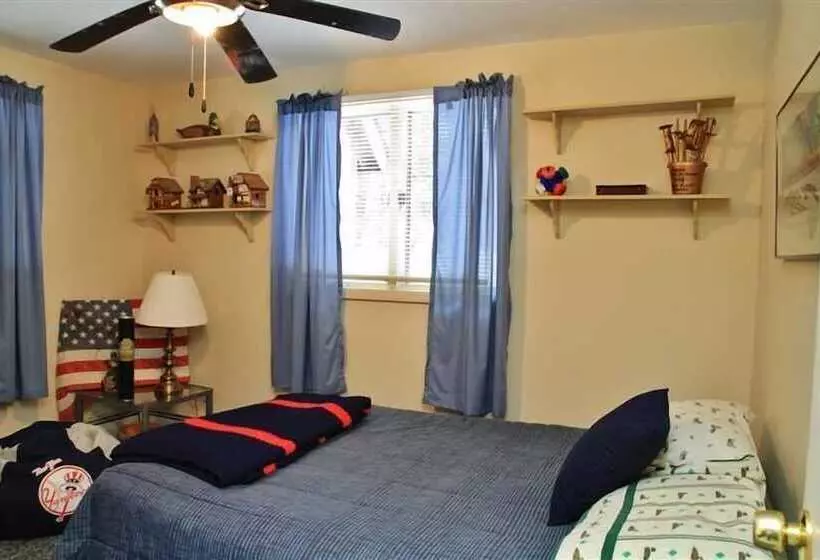 South Londonderry Home, Walk To Magic Mtn Ski Area