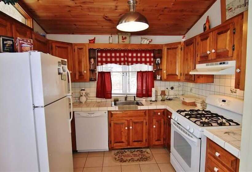 South Londonderry Home, Walk To Magic Mtn Ski Area