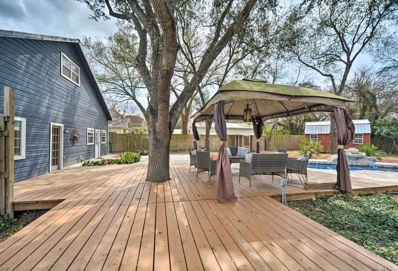 Spacious Abode, Walk To Texas Heroes Square!