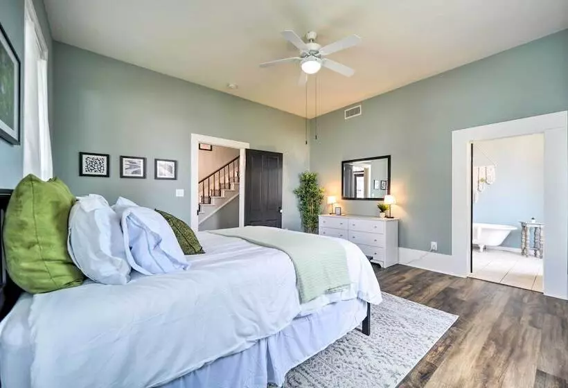 Spacious Abode, Walk To Texas Heroes Square!