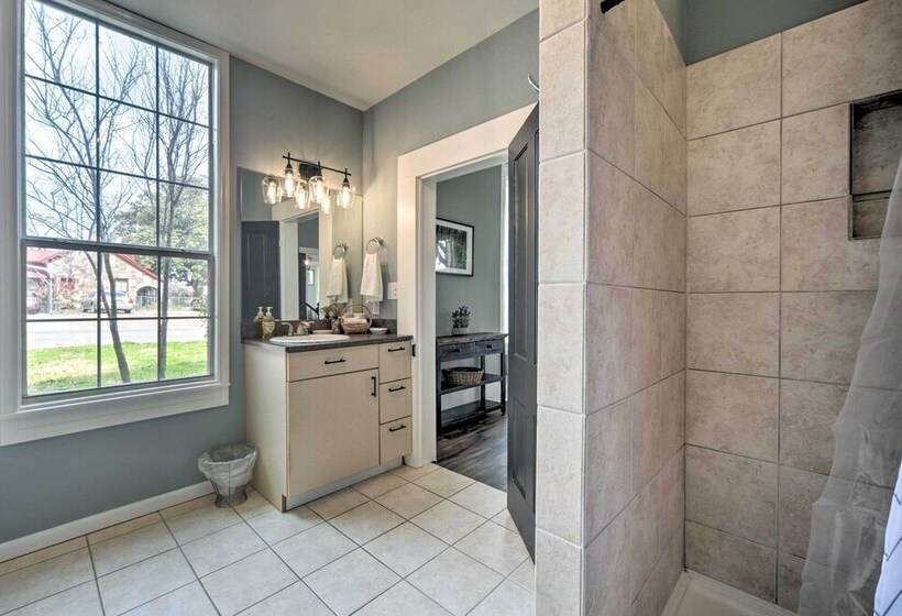Spacious Abode, Walk To Texas Heroes Square!
