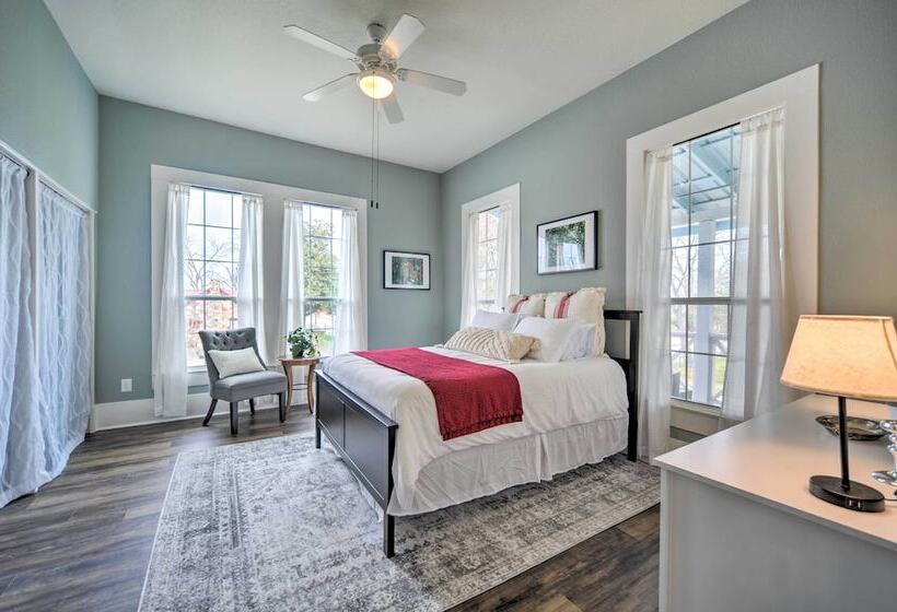 Spacious Abode, Walk To Texas Heroes Square!