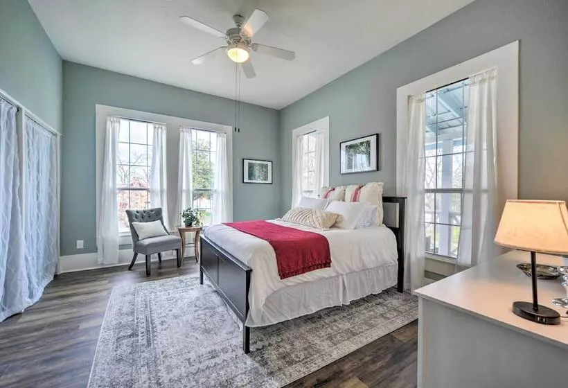 Spacious Abode, Walk To Texas Heroes Square!