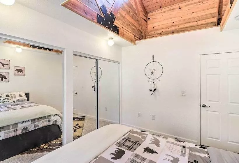 Stunning Montana Retreat: Hot Tub, On Site Hiking!