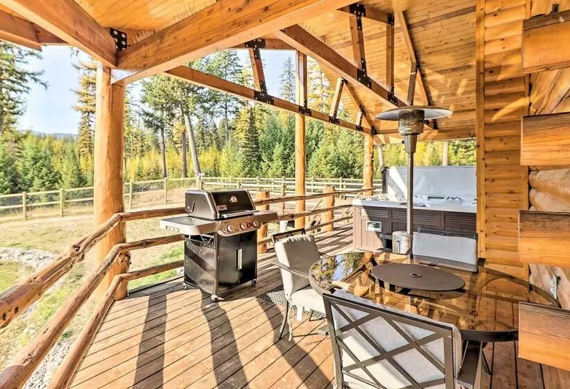 Stunning Montana Retreat: Hot Tub, On Site Hiking!