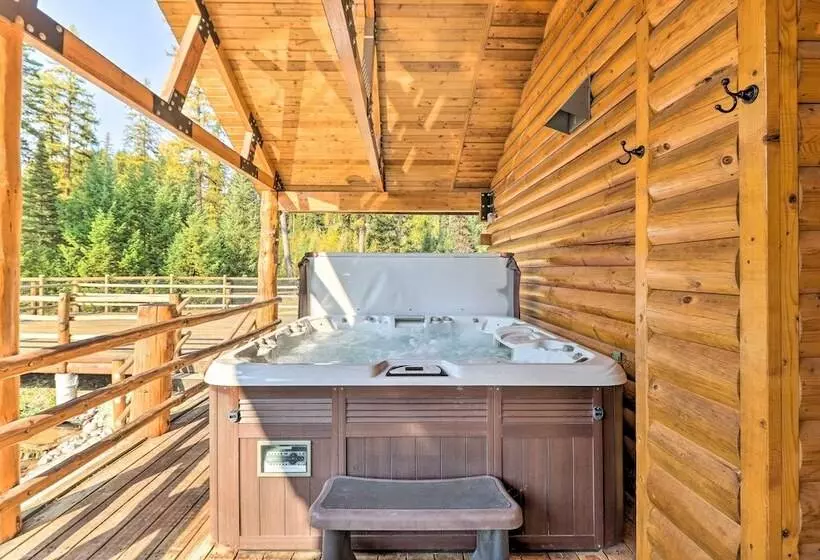 Stunning Montana Retreat: Hot Tub, On Site Hiking!