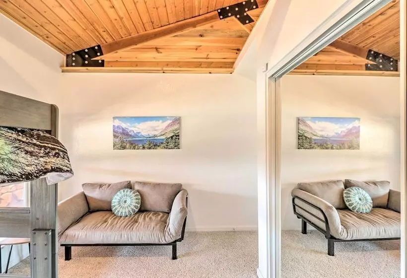 Stunning Montana Retreat: Hot Tub, On Site Hiking!