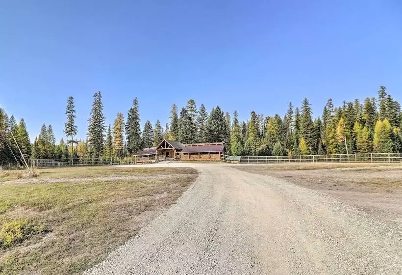 Stunning Montana Retreat: Hot Tub, On Site Hiking!