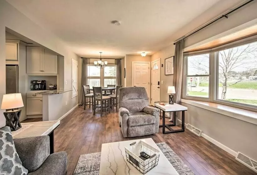 Sunny Cloquet Home   2 Mi To St. Louis River!