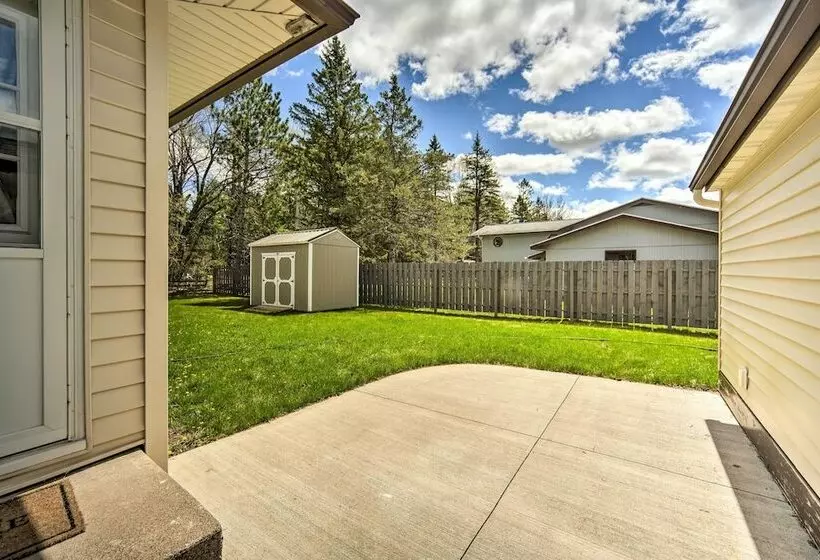 Sunny Cloquet Home   2 Mi To St. Louis River!