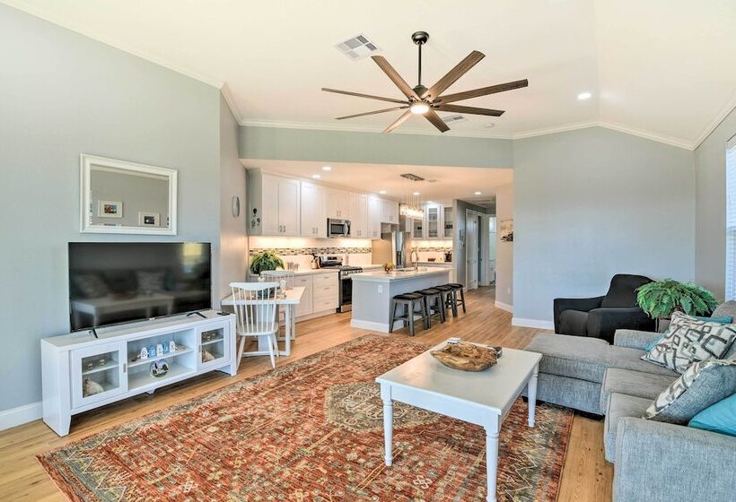 < 1 Mi To Coast: Jamaica Beach Home W/ Pool Access