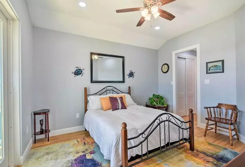 < 1 Mi To Coast: Jamaica Beach Home W/ Pool Access