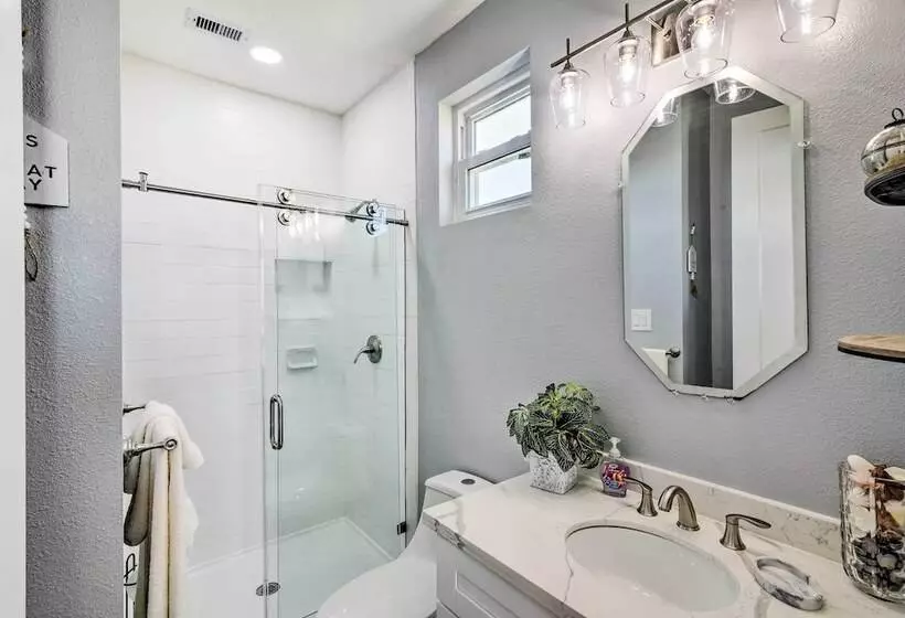 < 1 Mi To Coast: Jamaica Beach Home W/ Pool Access