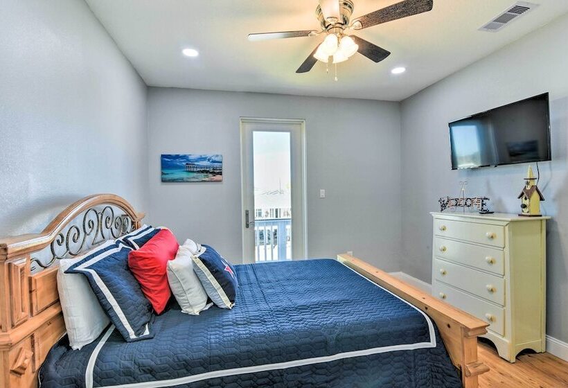 < 1 Mi To Coast: Jamaica Beach Home W/ Pool Access