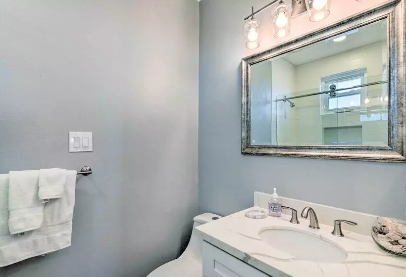 < 1 Mi To Coast: Jamaica Beach Home W/ Pool Access