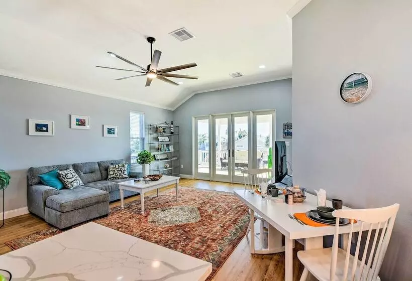 < 1 Mi To Coast: Jamaica Beach Home W/ Pool Access