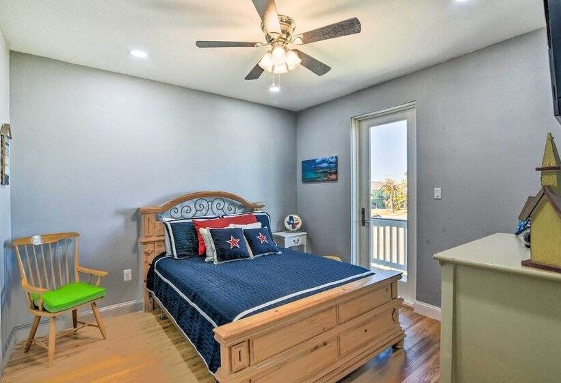 < 1 Mi To Coast: Jamaica Beach Home W/ Pool Access