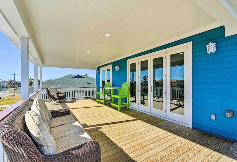 < 1 Mi To Coast: Jamaica Beach Home W/ Pool Access