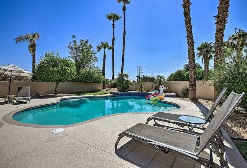 Upscale Palm Desert Oasis W/ Bbq   Near Golf!