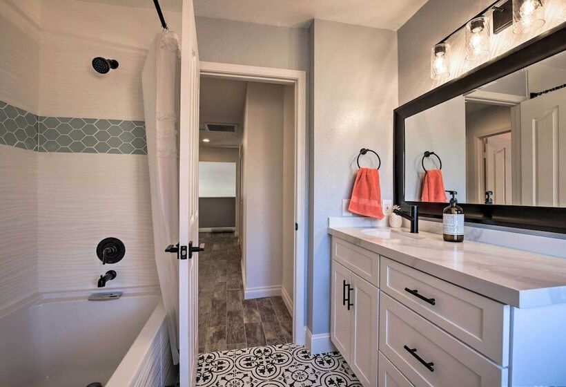 Upscale Palm Desert Oasis W/ Bbq   Near Golf!