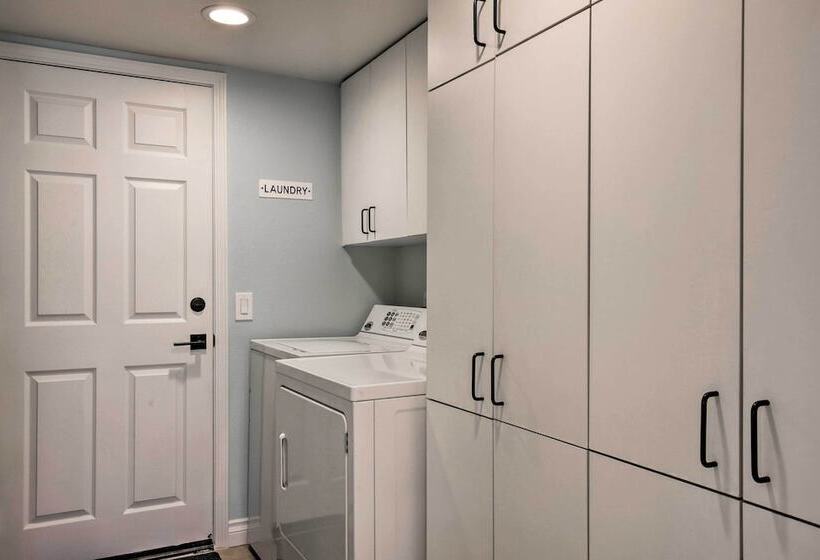 Upscale Palm Desert Oasis W/ Bbq   Near Golf!