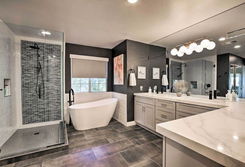 Upscale Palm Desert Oasis W/ Bbq   Near Golf!