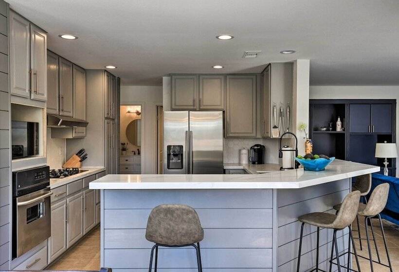 Upscale Palm Desert Oasis W/ Bbq Near Golf!