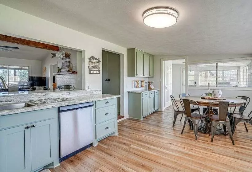 Waterfront Louisiana Home W/ Private Boat Launch!