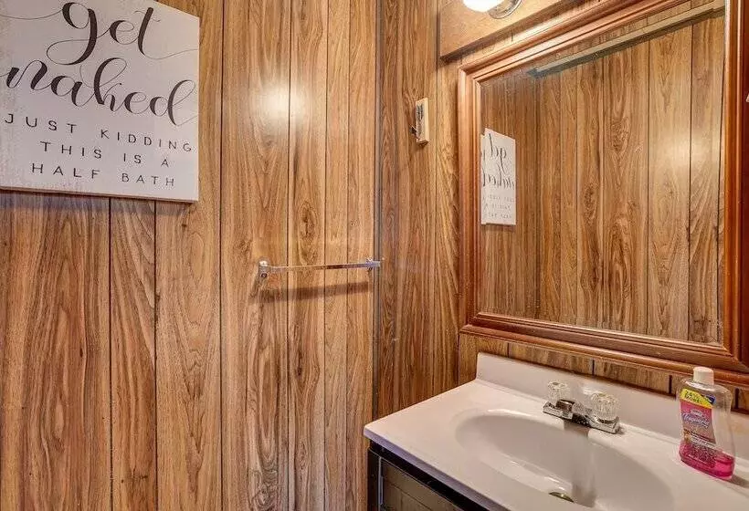 Waterfront Louisiana Home W/ Private Boat Launch!