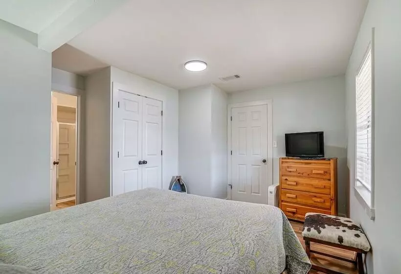 Waterfront Louisiana Home W/ Private Boat Launch!