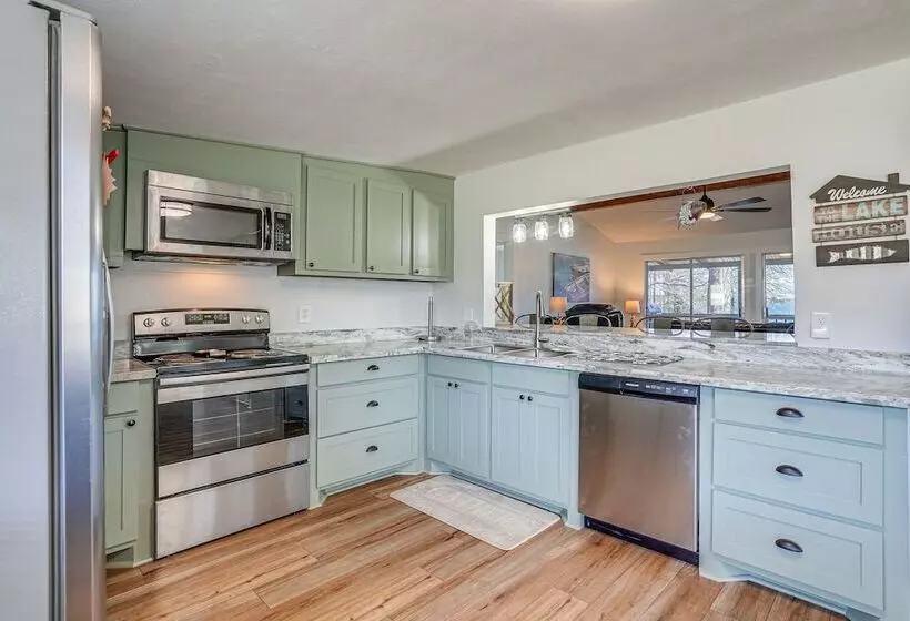 Waterfront Louisiana Home W/ Private Boat Launch!