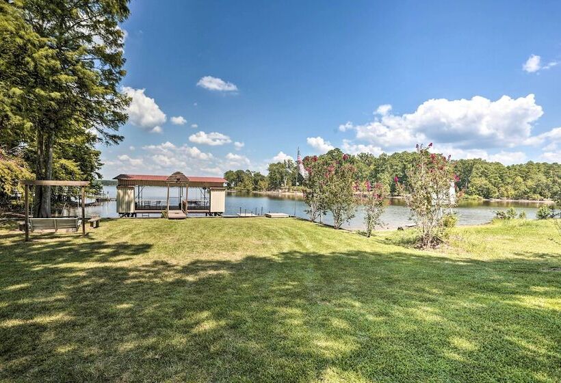 Waterfront Louisiana Home W/ Private Boat Launch!