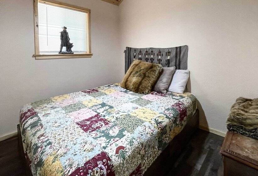 4 Season Mountain Escape With Breathtaking View!