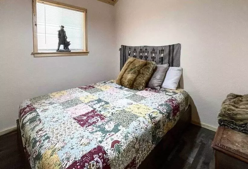 4 Season Mountain Escape With Breathtaking View!