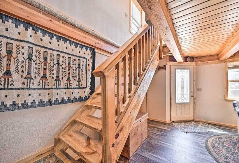 4 Season Mountain Escape With Breathtaking View!